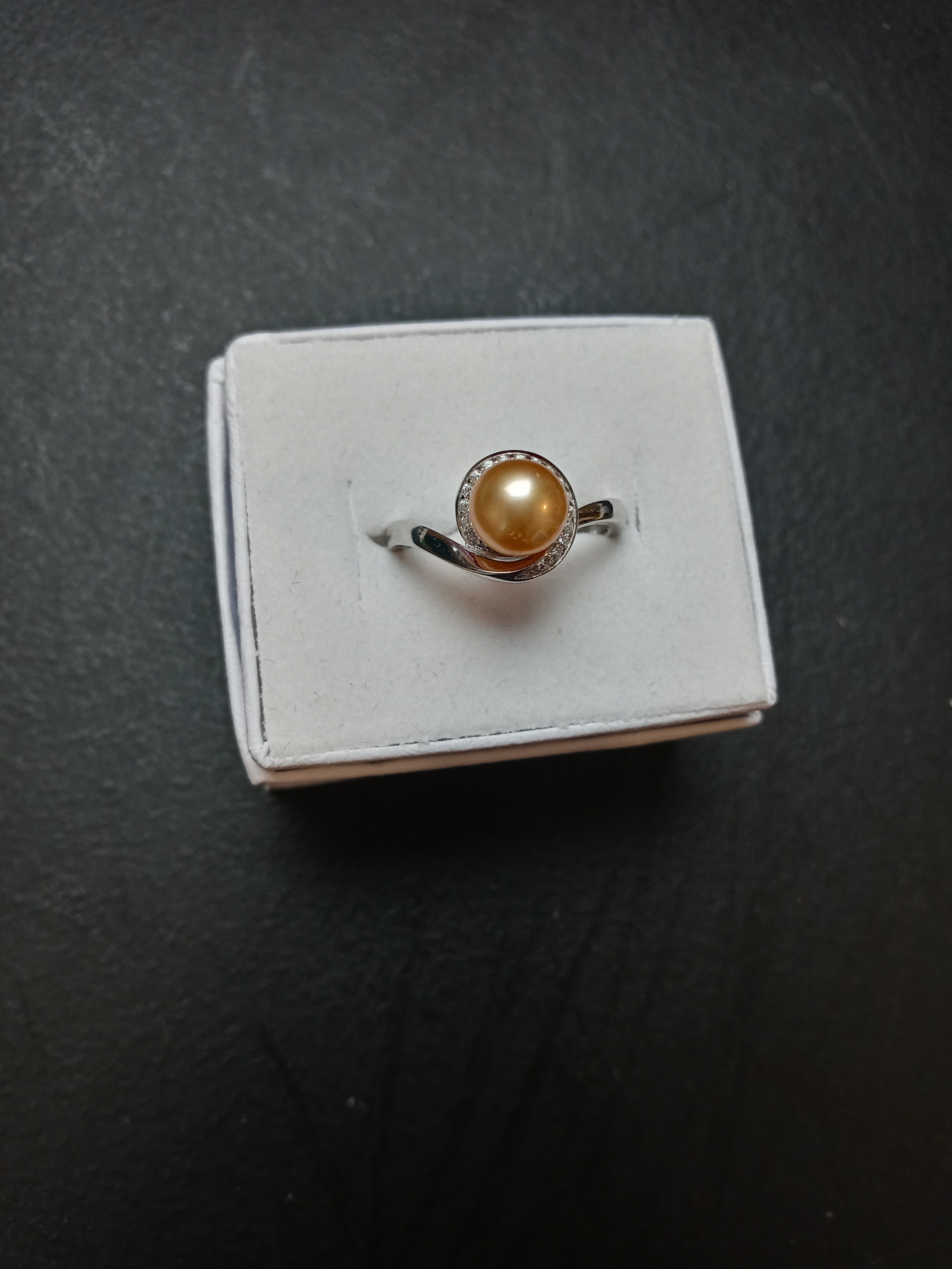 Eye of storm ring