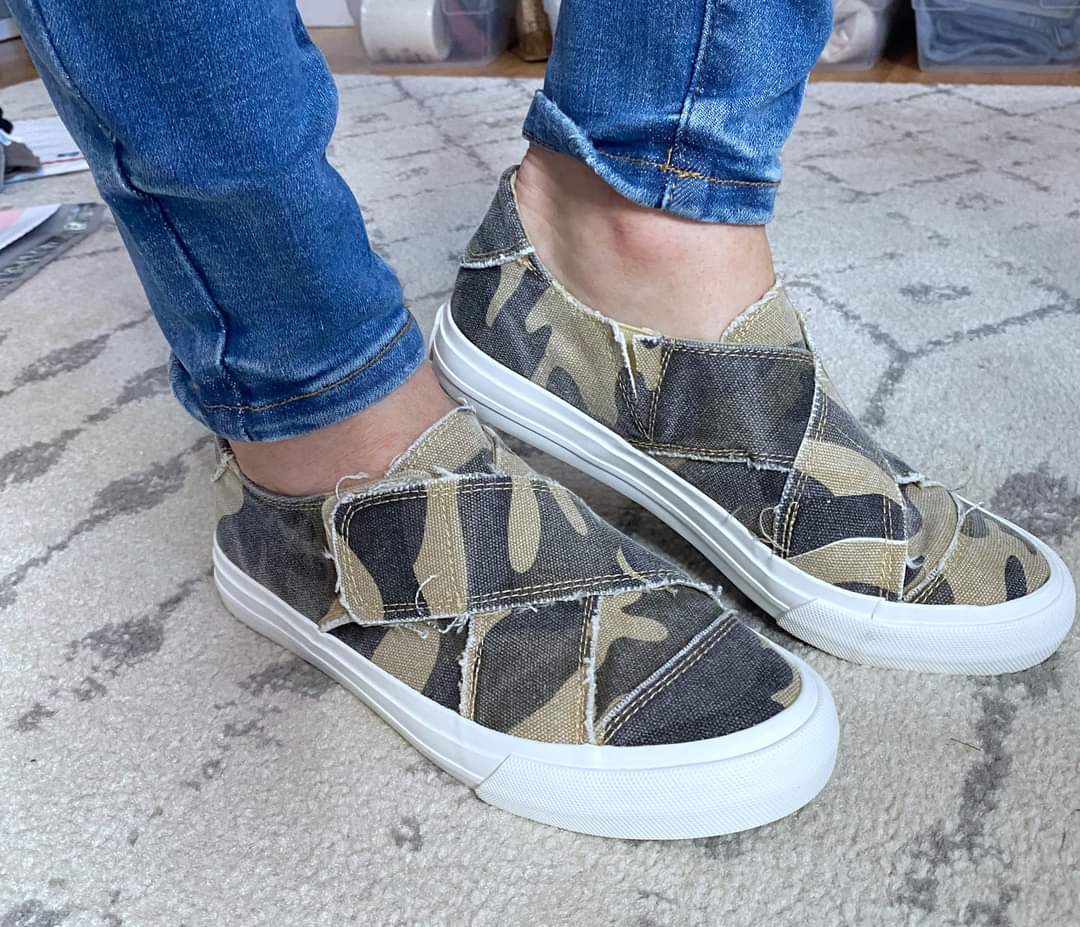Gypsy jazz Ivette camo