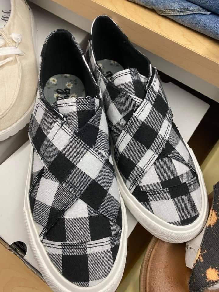 Gypsy Jazz plaid along white