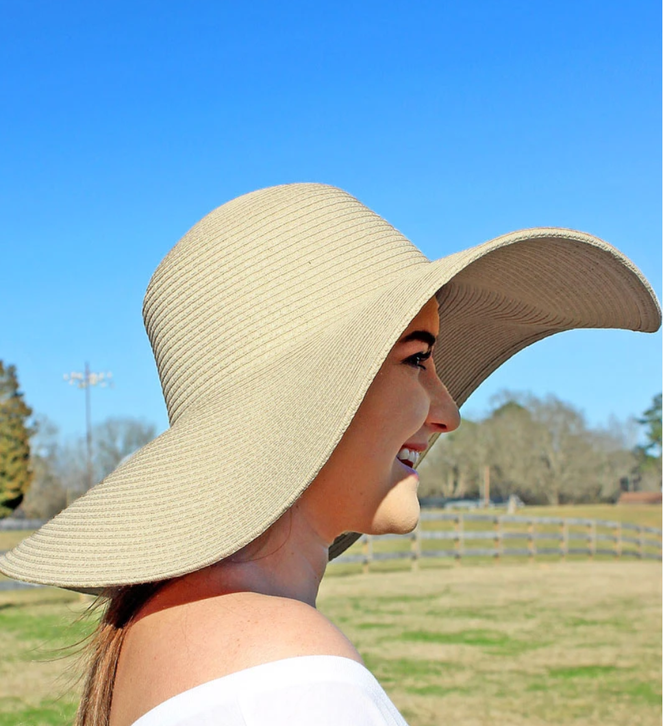 Floppy beach hat