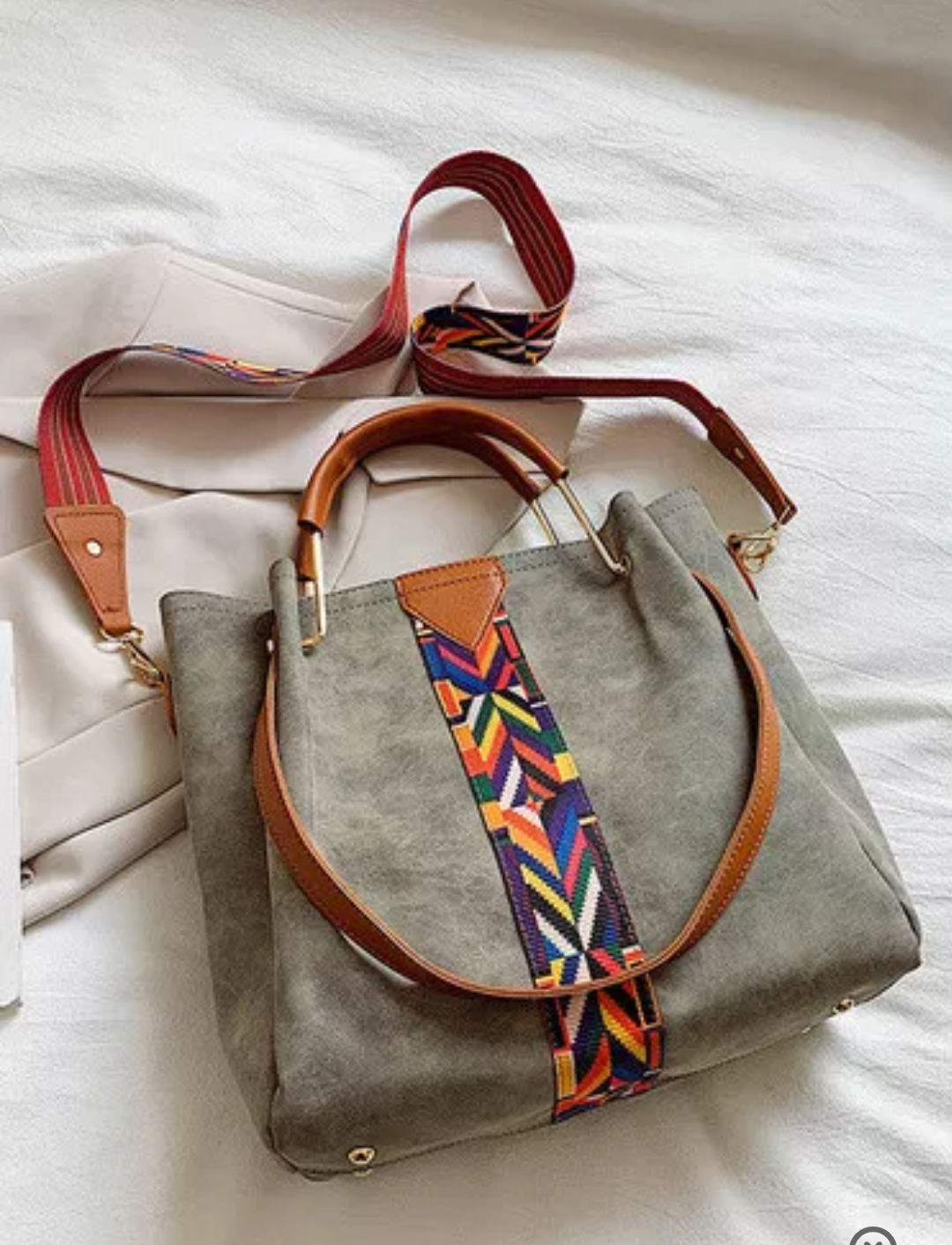 Leather crossbody versatile bag