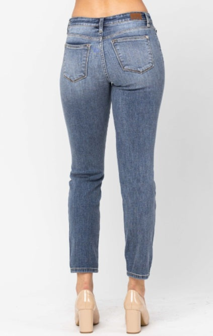 Judy Blue Slim Straight Leg non distressed mid wash mid rise