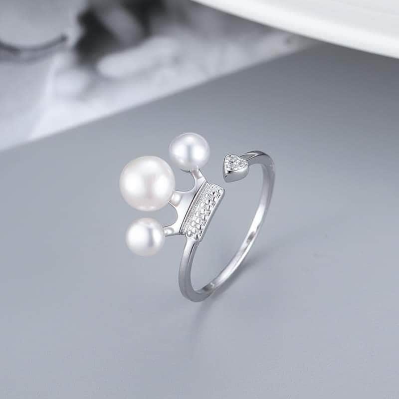 Crown pearl adjustable ring